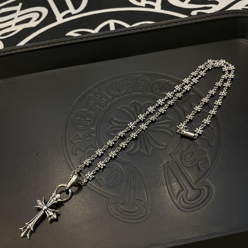 Ch*0me He**ts necklaces